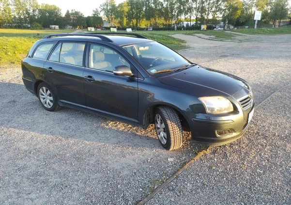 Toyota Avensis cena 14500 przebieg: 245000, rok produkcji 2006 z Koszalin małe 121